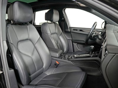 2023 Porsche Macan Base
