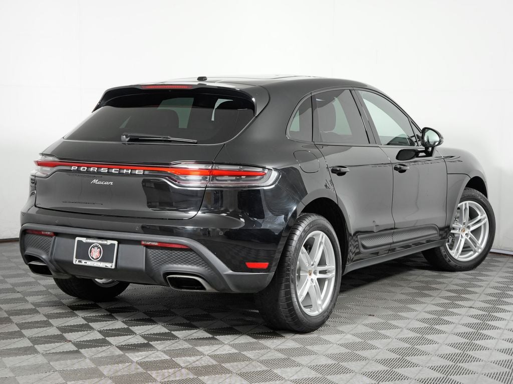 2023 Porsche Macan Base