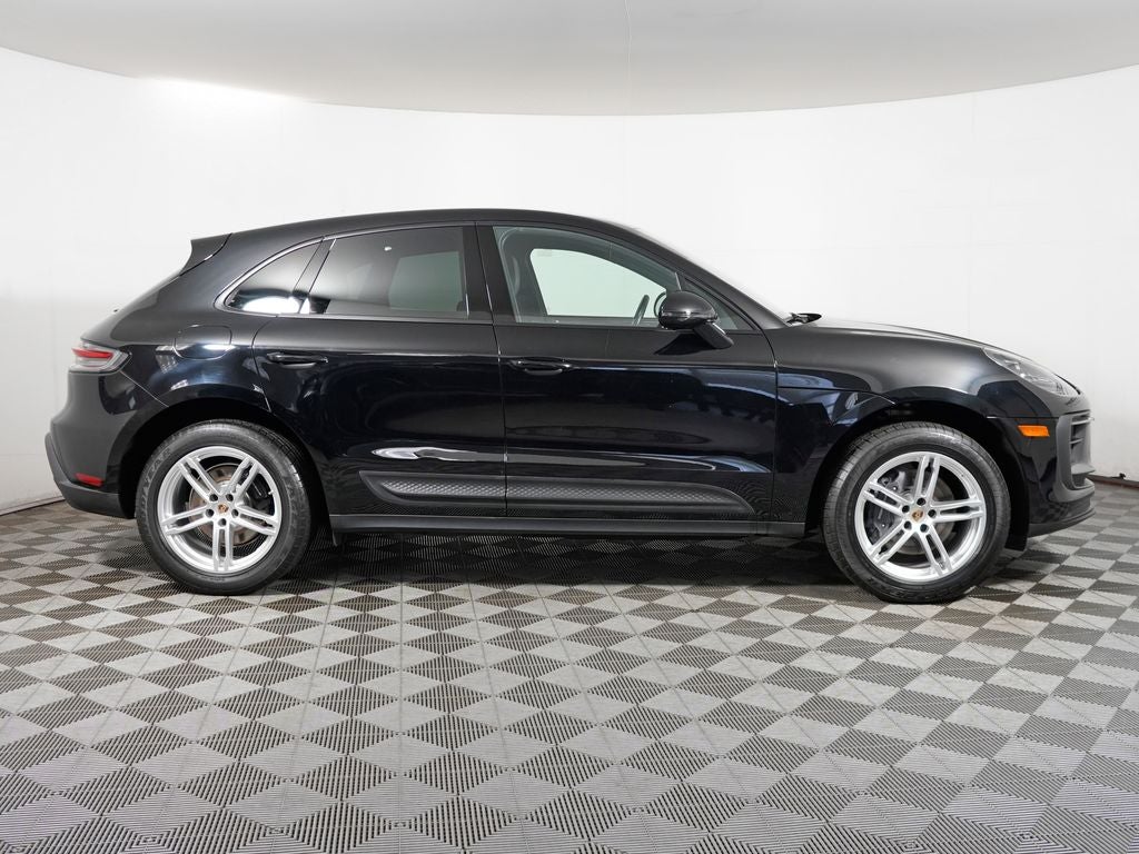 2023 Porsche Macan Base
