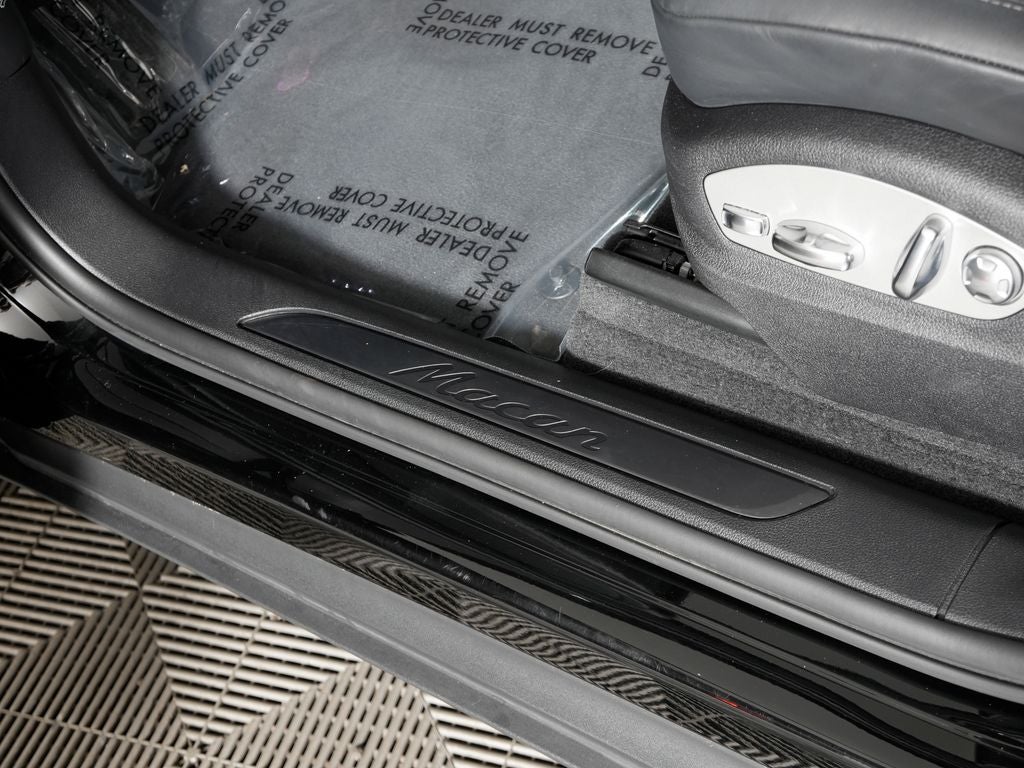 2023 Porsche Macan Base