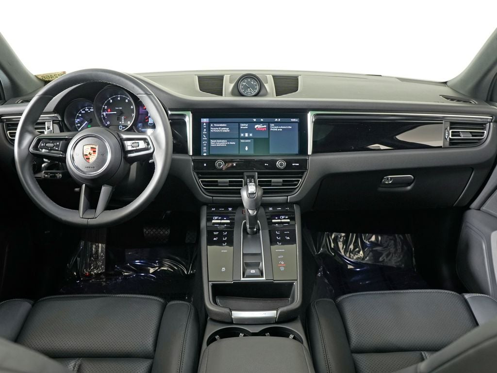 2023 Porsche Macan Base