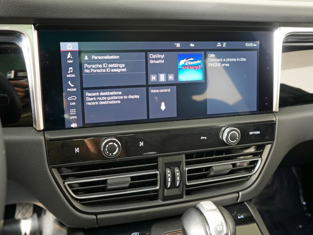 2023 Porsche Macan Base