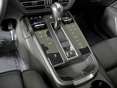 2023 Porsche Macan Base