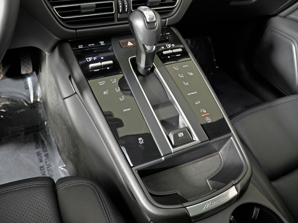 2023 Porsche Macan Base