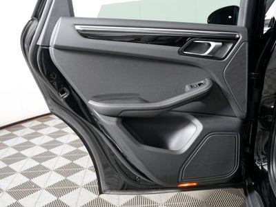 2023 Porsche Macan Base