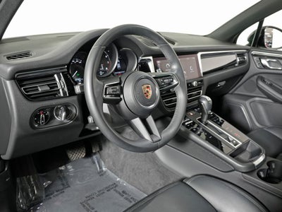 2023 Porsche Macan Base