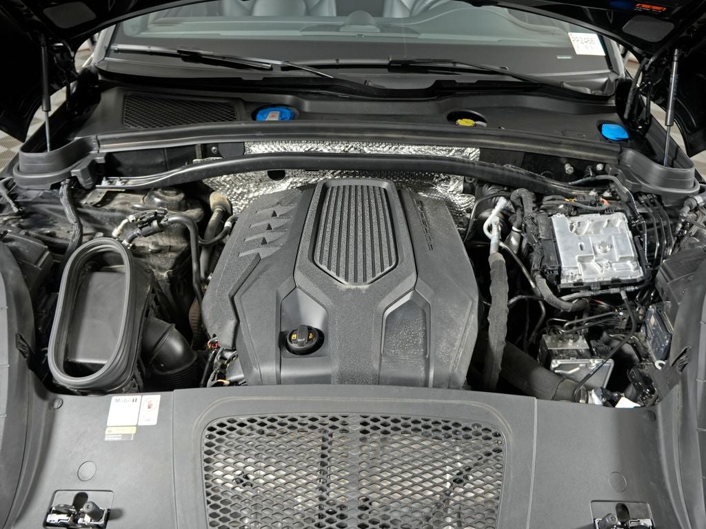 2023 Porsche Macan Base