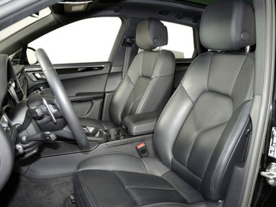 2023 Porsche Macan Base