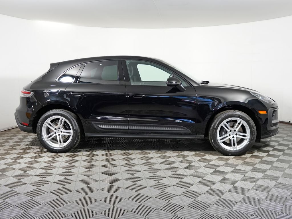 2023 Porsche Macan Base
