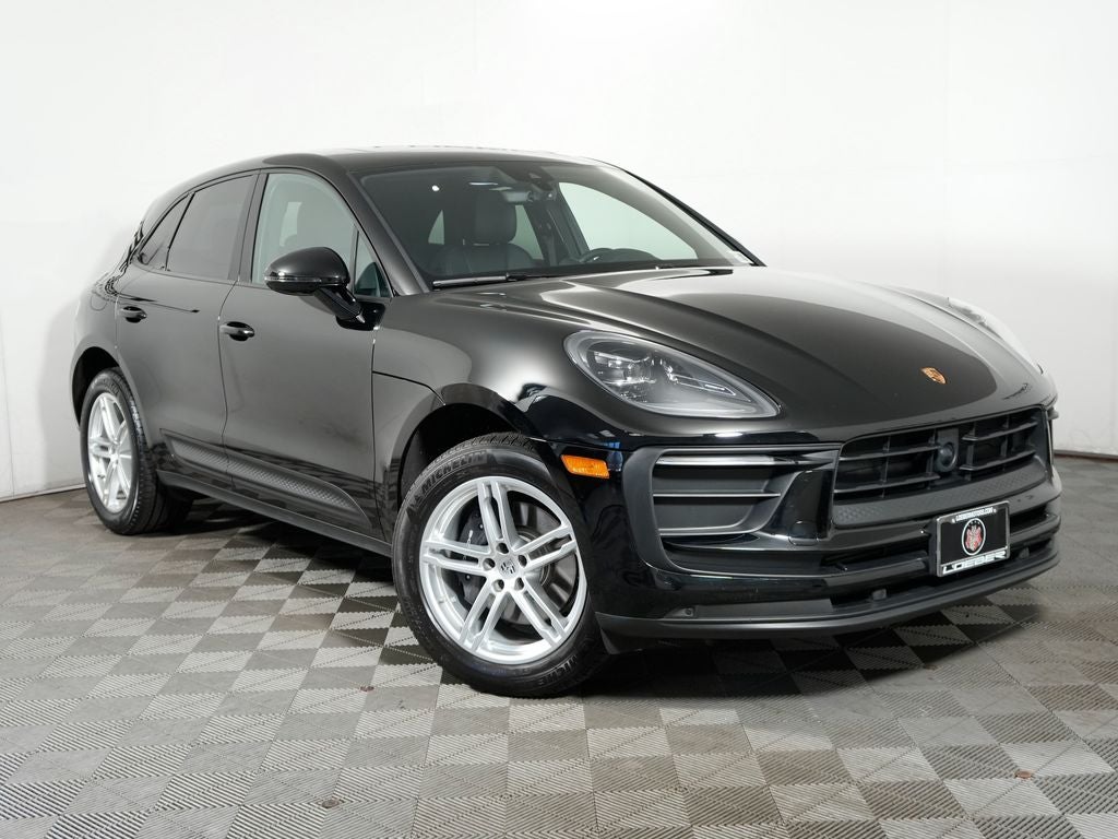2023 Porsche Macan Base