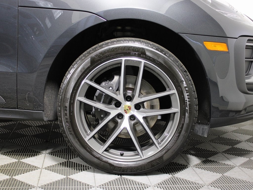 2024 Porsche Macan Base