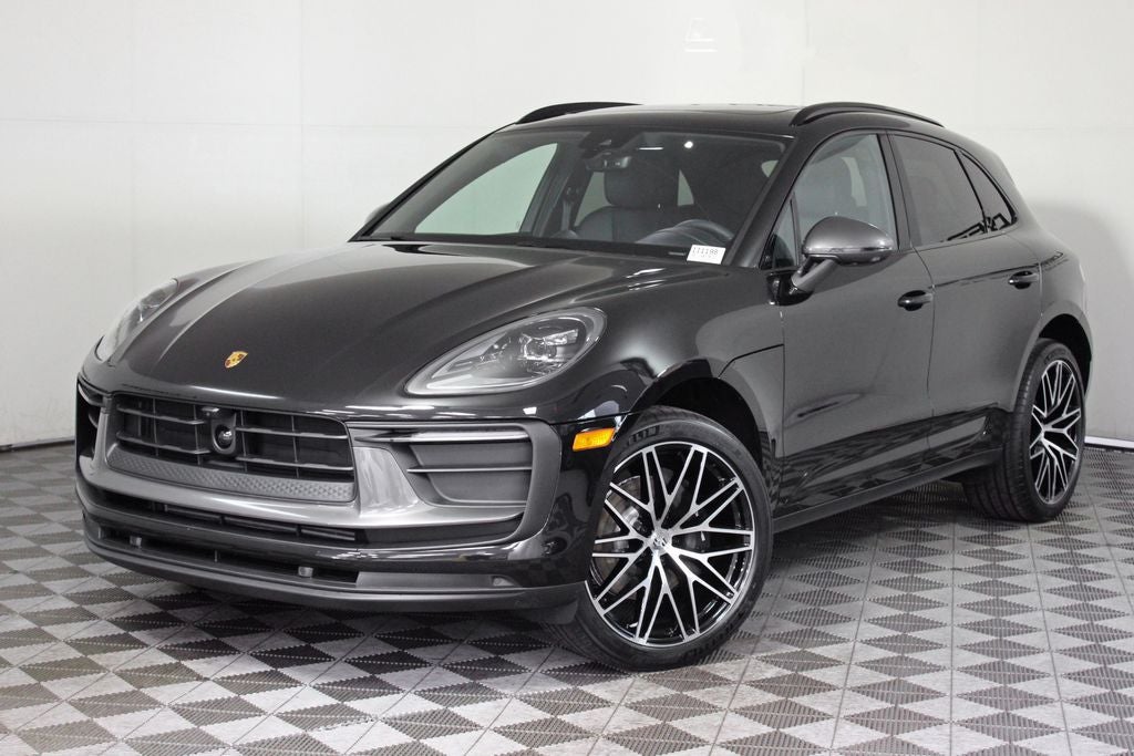 2025 Porsche Macan Base