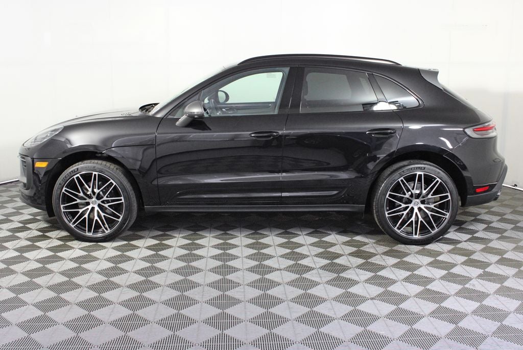 2025 Porsche Macan Base