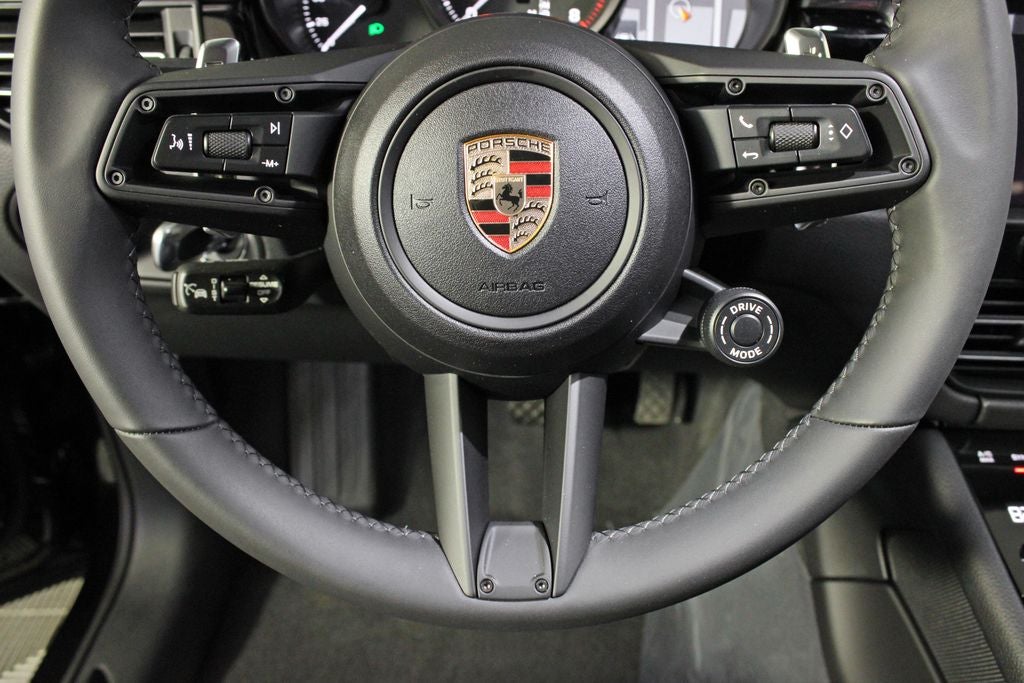 2025 Porsche Macan Base