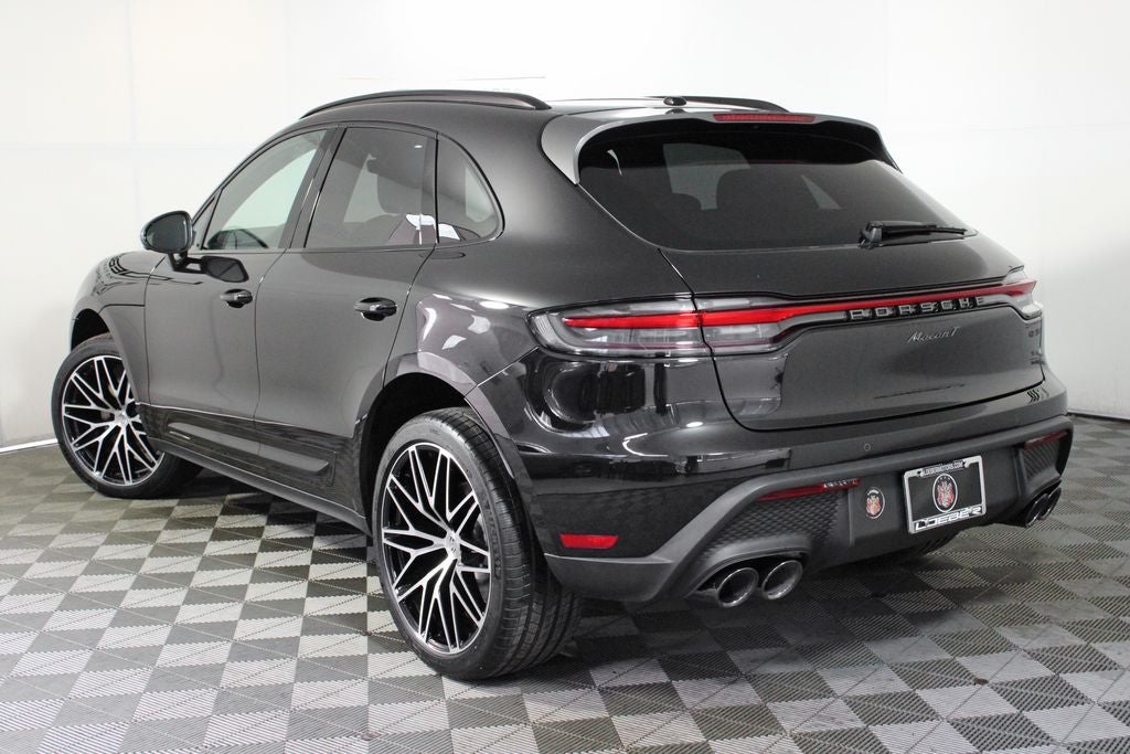 2025 Porsche Macan Base