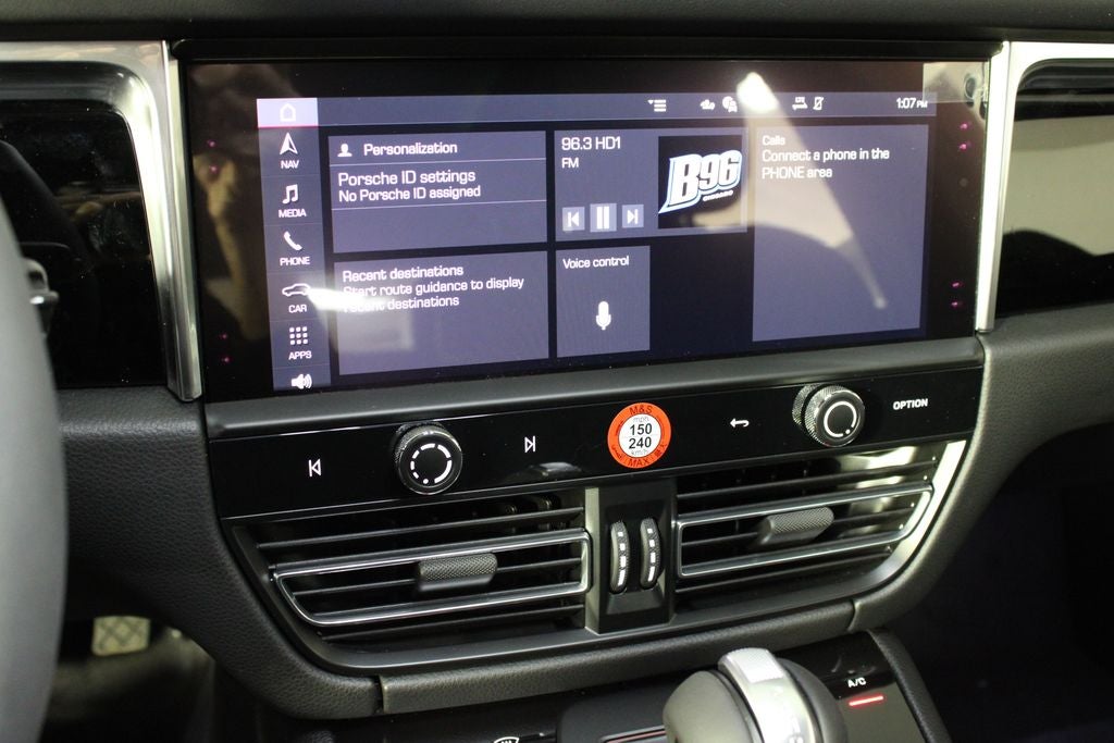 2025 Porsche Macan Base