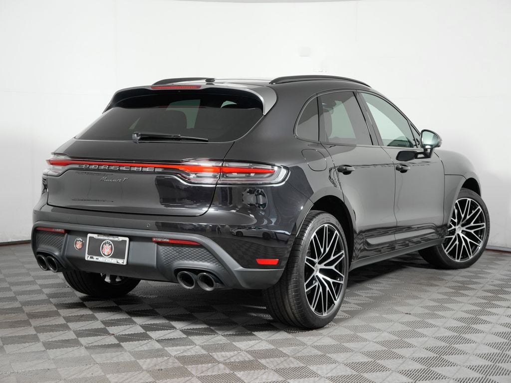 2025 Porsche Macan Base