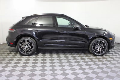 2025 Porsche Macan Base