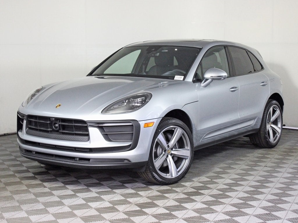 2025 Porsche Macan Base