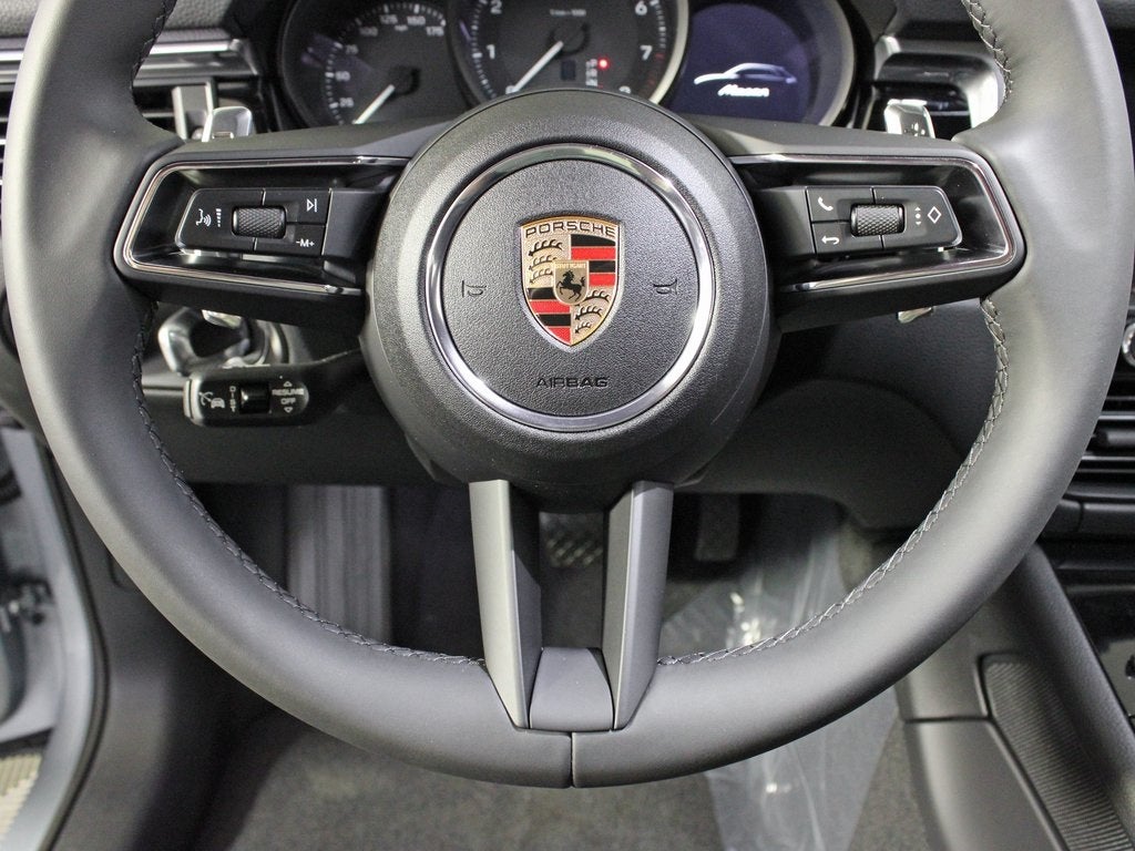 2025 Porsche Macan Base