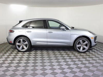 2025 Porsche Macan Base