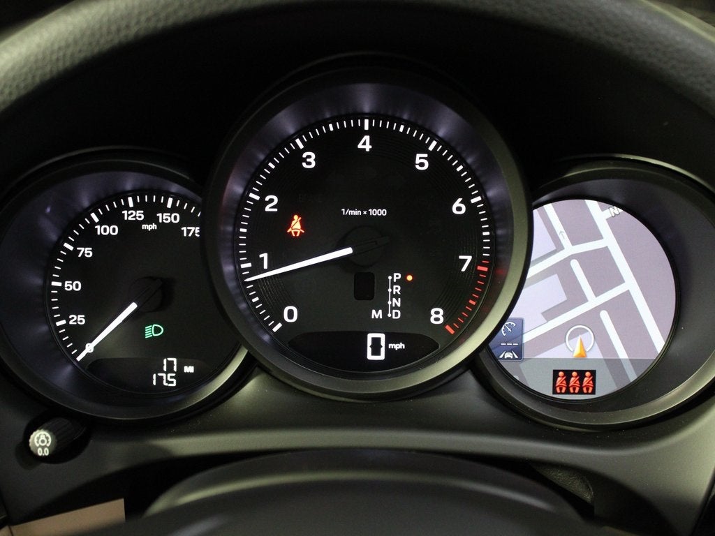 2025 Porsche Macan Base