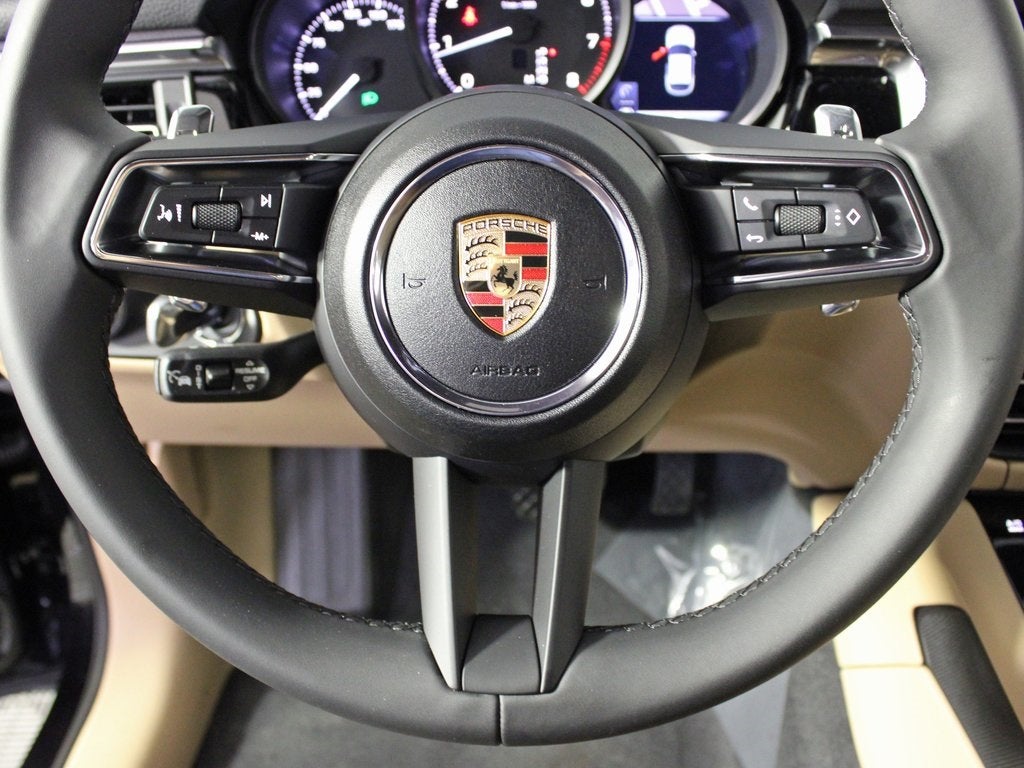 2025 Porsche Macan Base