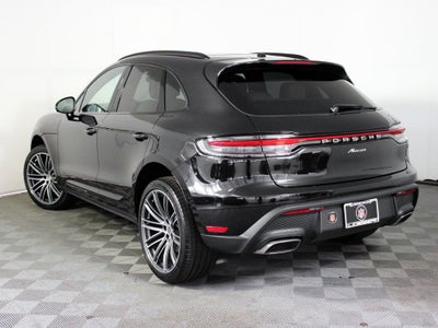 2025 Porsche Macan Base