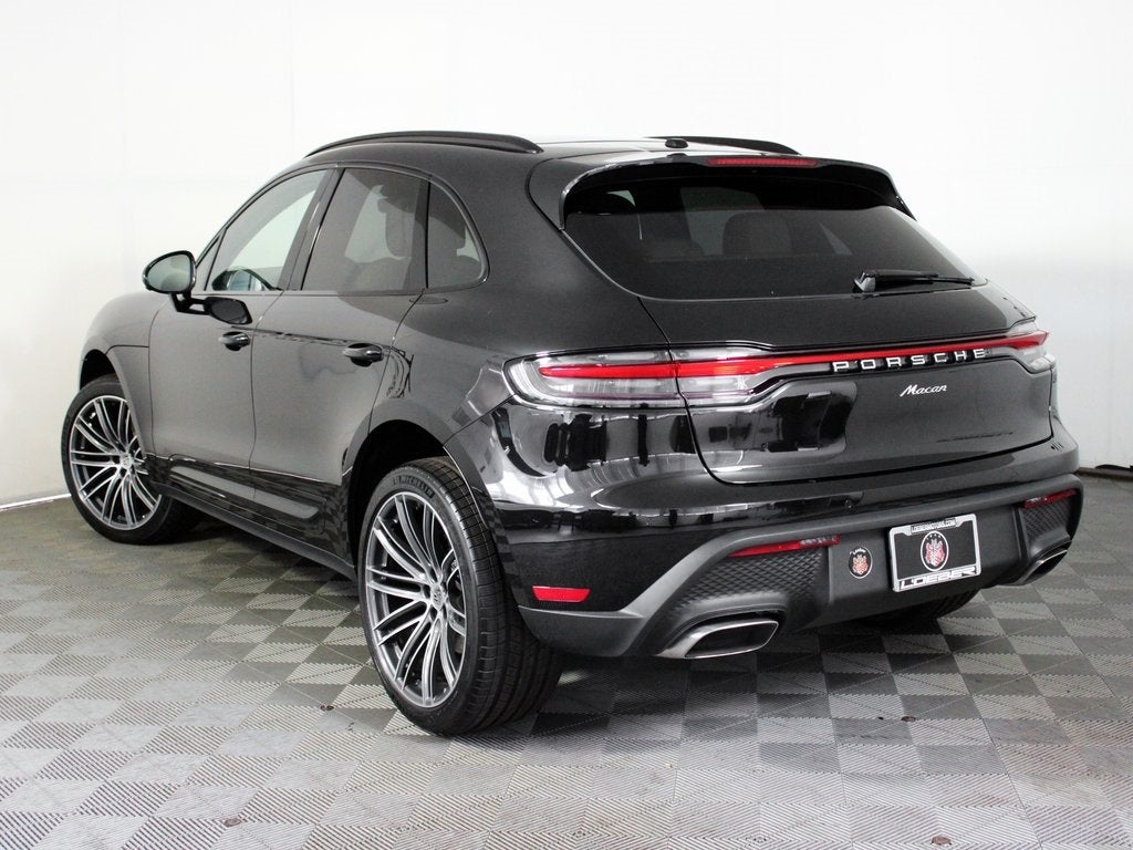 2025 Porsche Macan Base