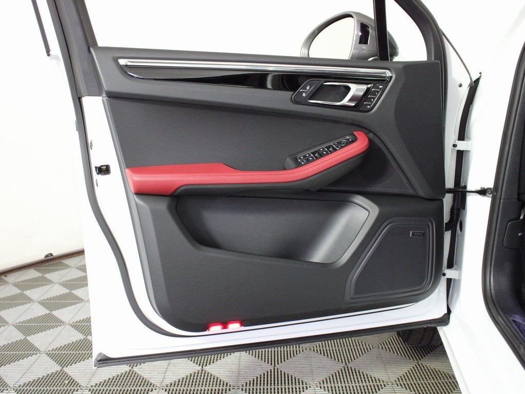 2026 Porsche Macan T