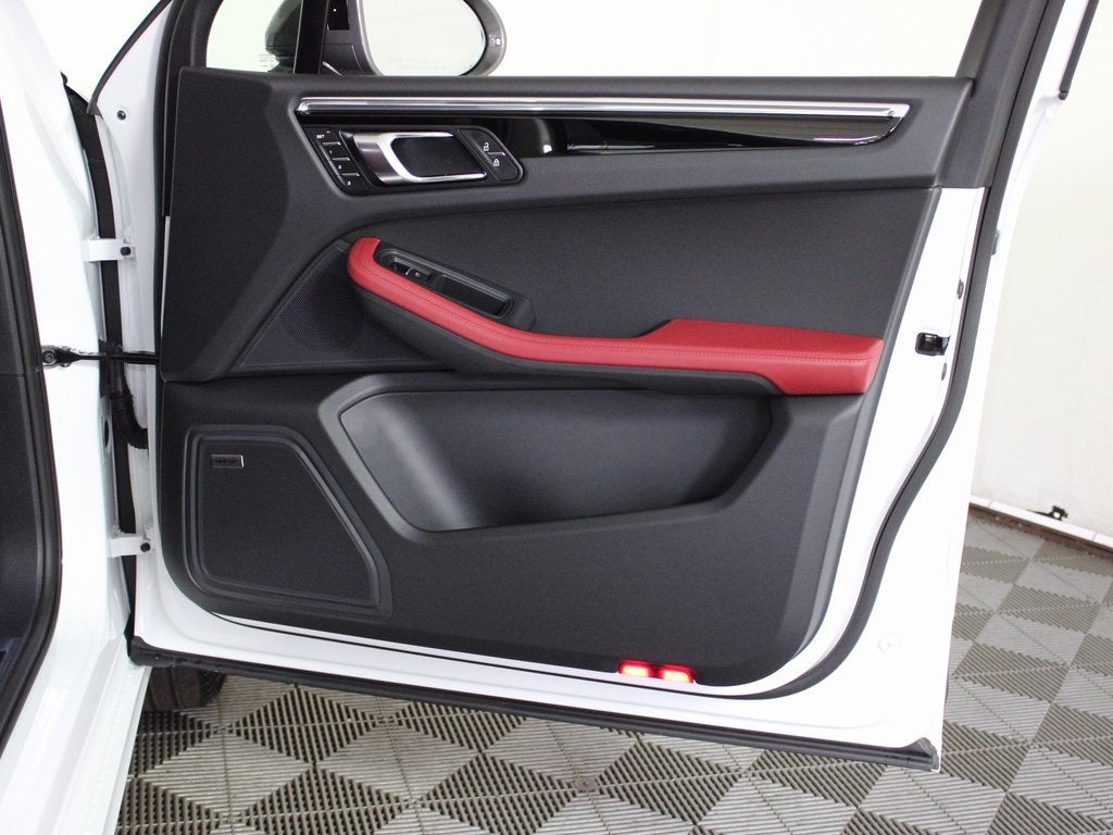 2026 Porsche Macan T