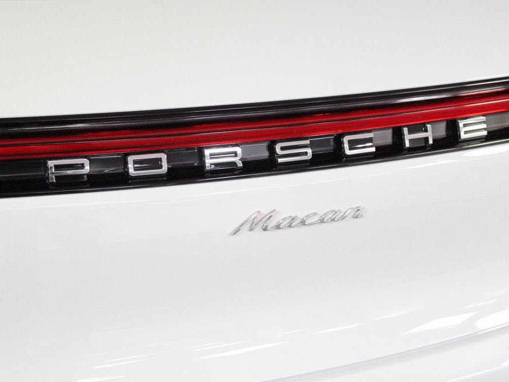 2026 Porsche Macan Base