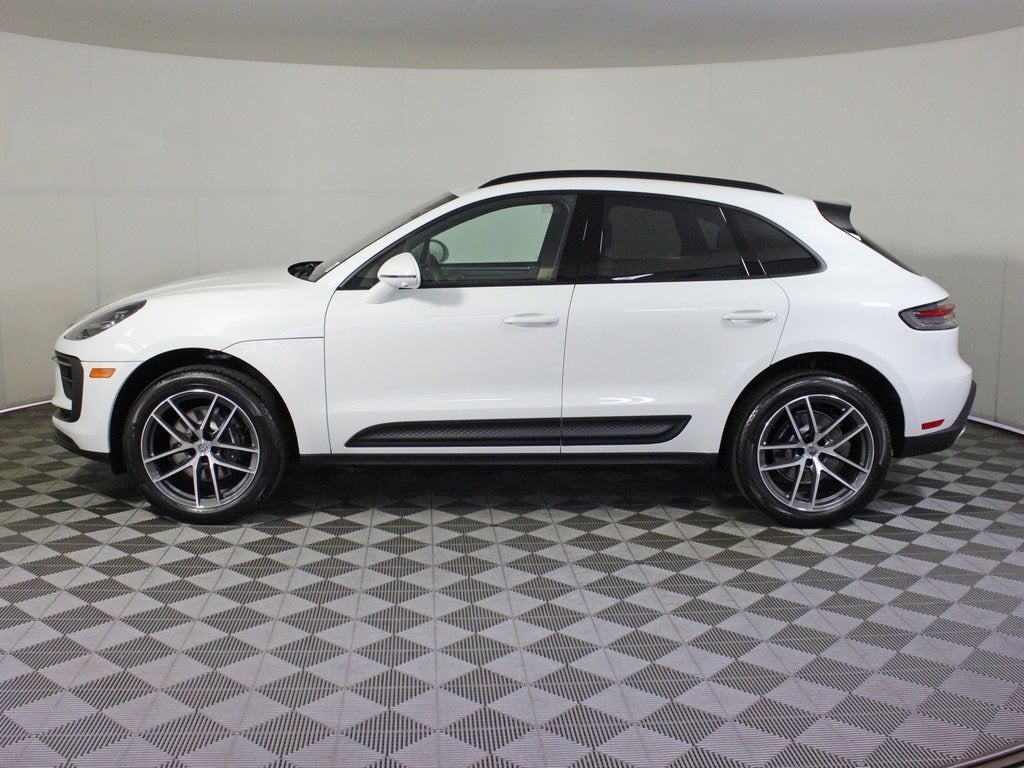2026 Porsche Macan Base