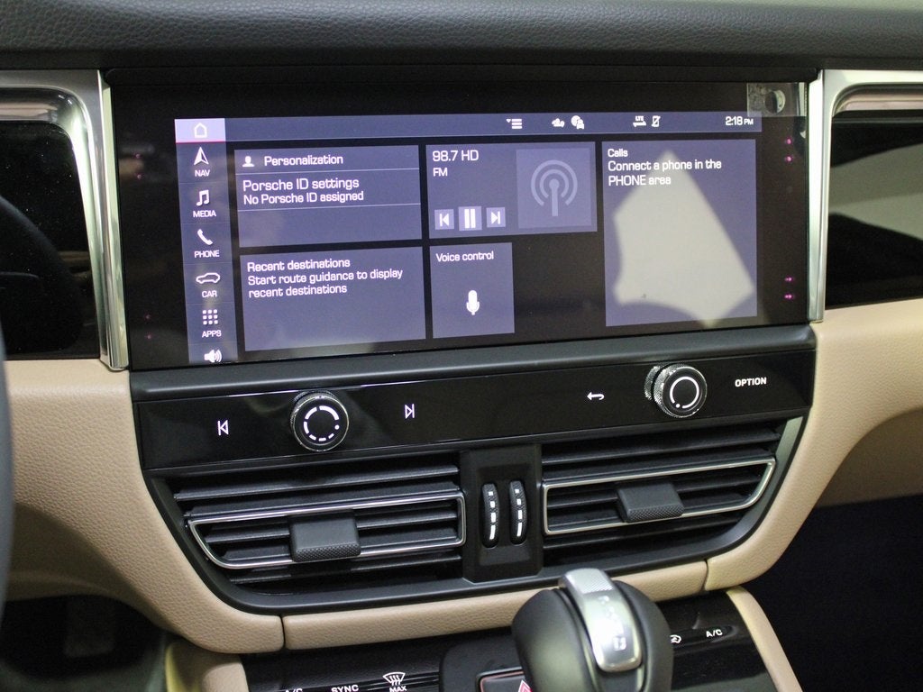 2026 Porsche Macan Base