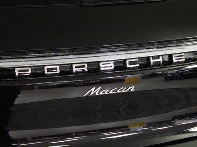 2026 Porsche Macan Base