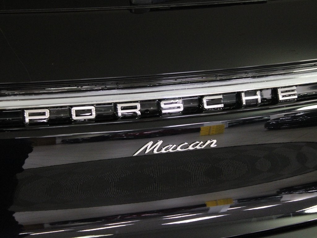 2026 Porsche Macan Base