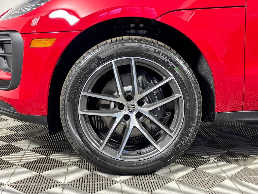 2026 Porsche Macan Base