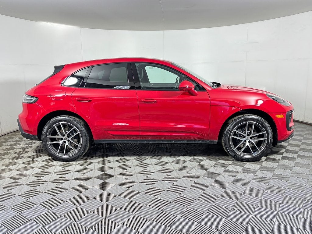 2026 Porsche Macan Base