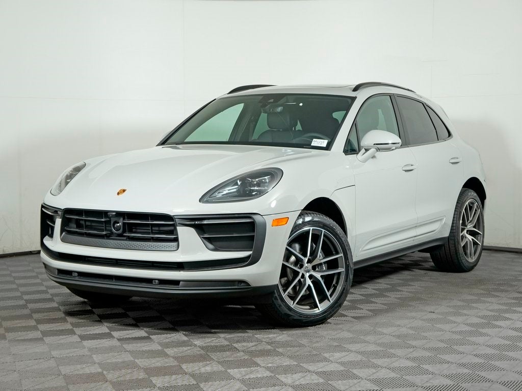 2026 Porsche Macan Base