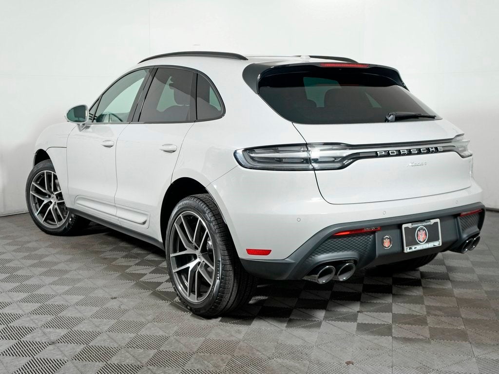 2026 Porsche Macan Base