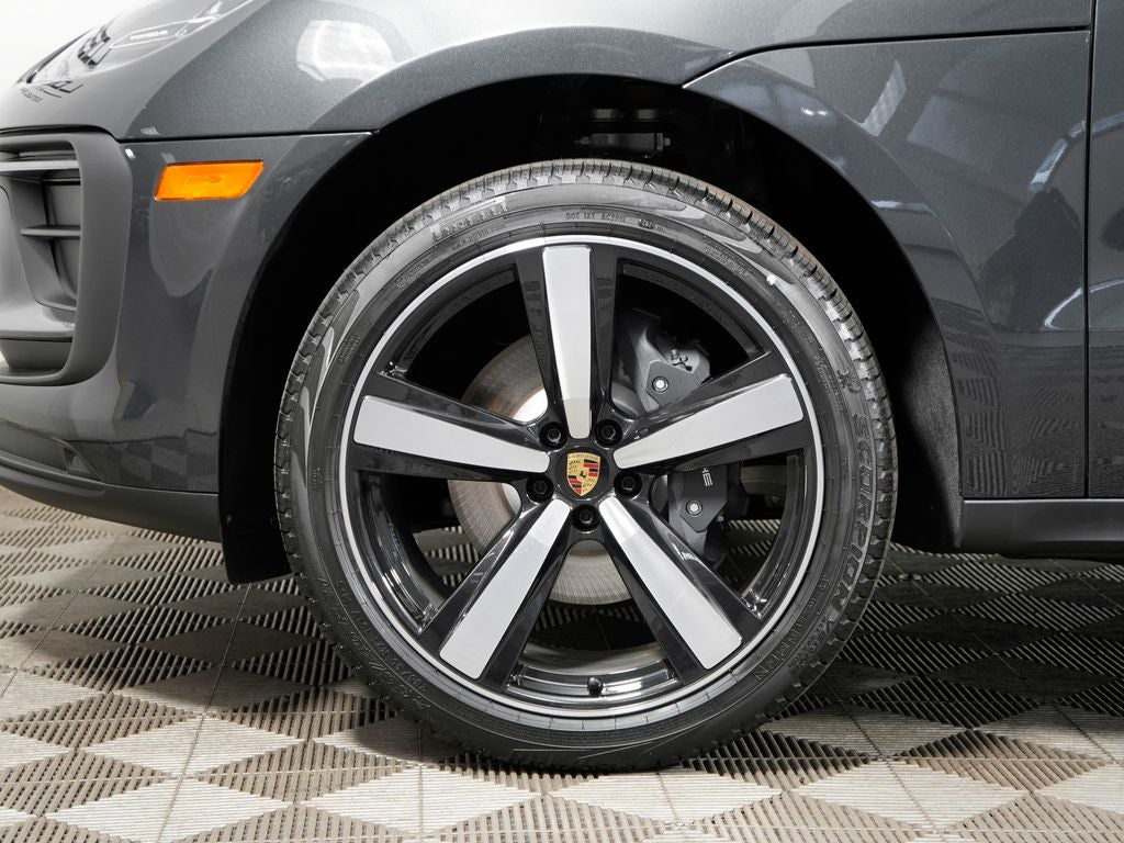 2026 Porsche Macan Base