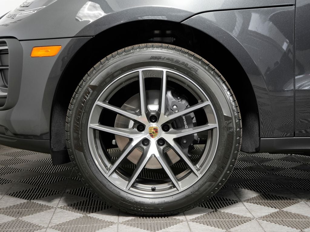 2026 Porsche Macan Base
