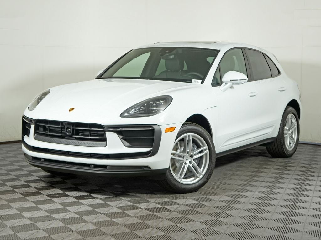 2026 Porsche Macan Base