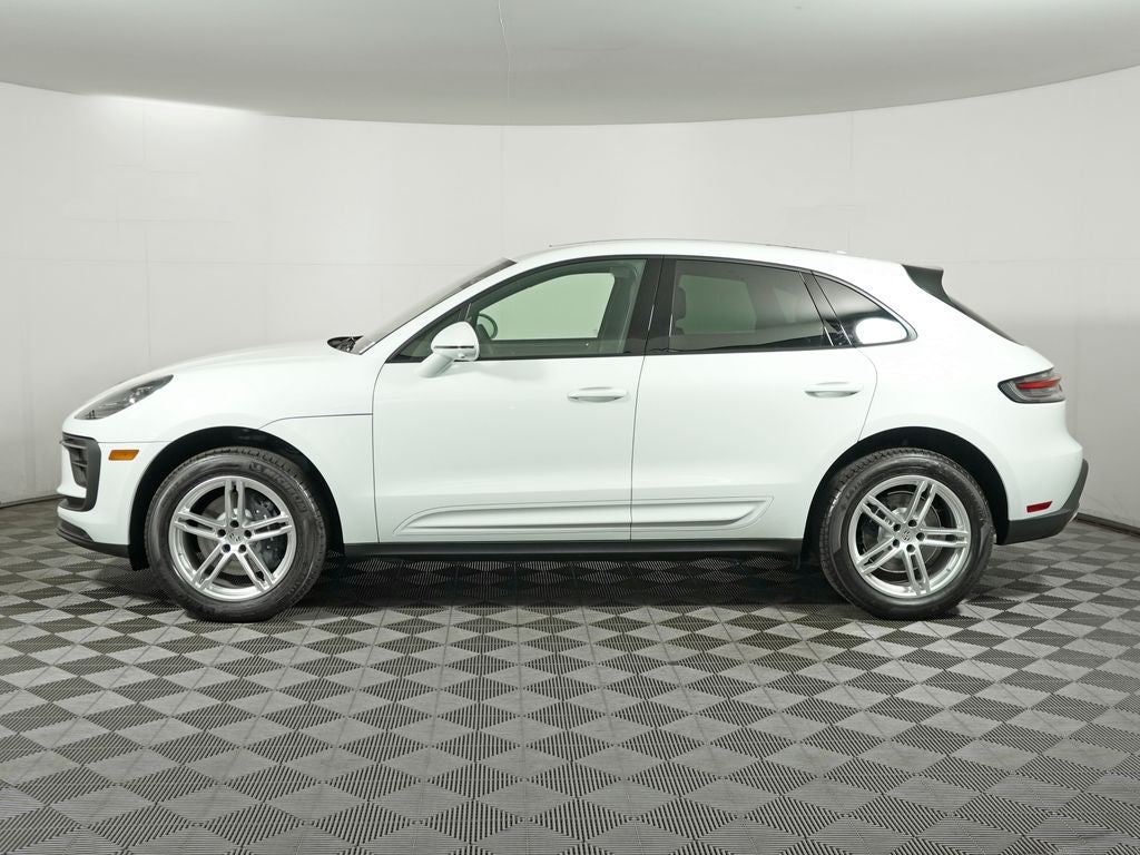 2026 Porsche Macan Base