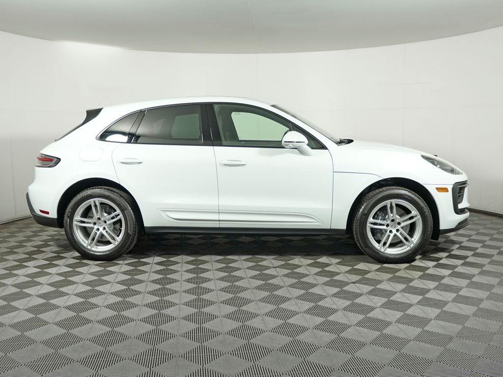 2026 Porsche Macan Base