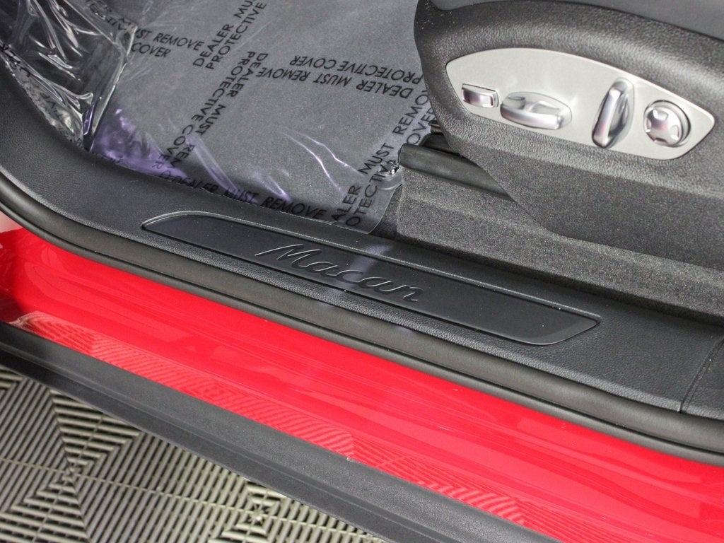 2025 Porsche Macan Base