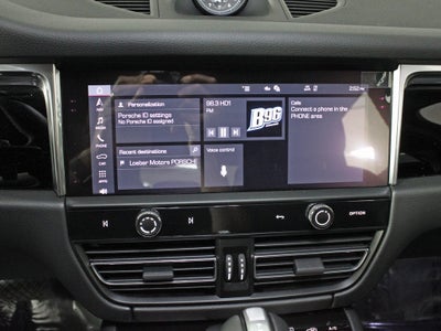 2025 Porsche Macan Base