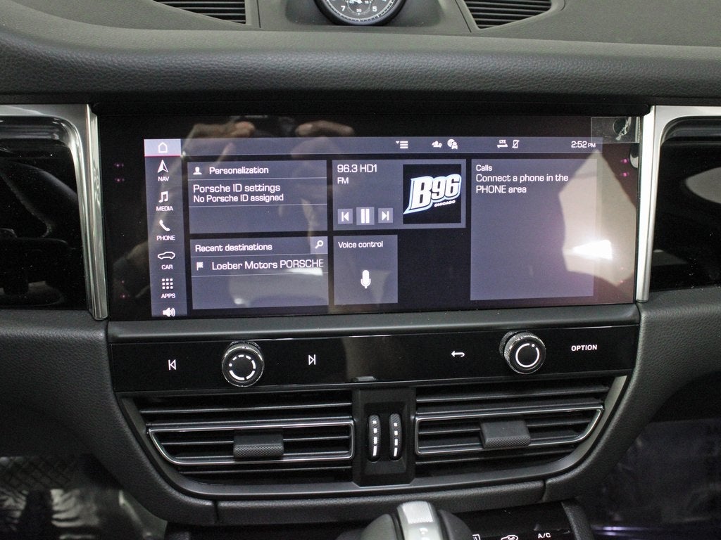 2025 Porsche Macan Base