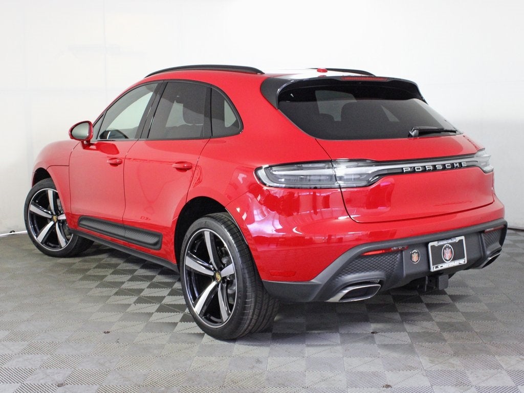 2025 Porsche Macan Base