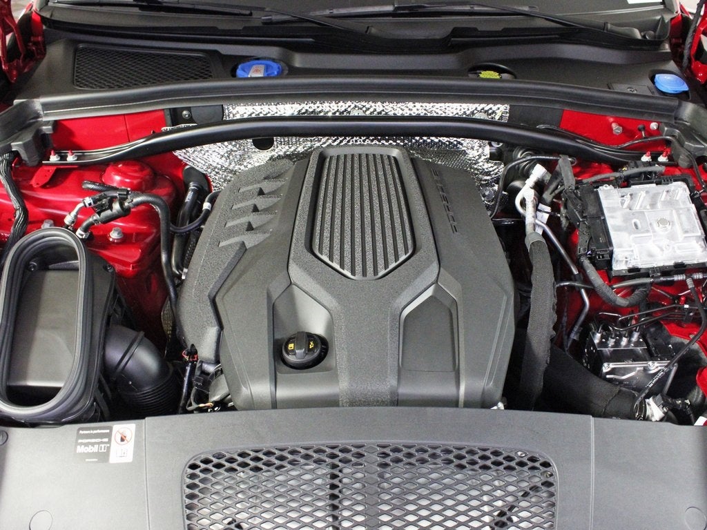 2025 Porsche Macan Base